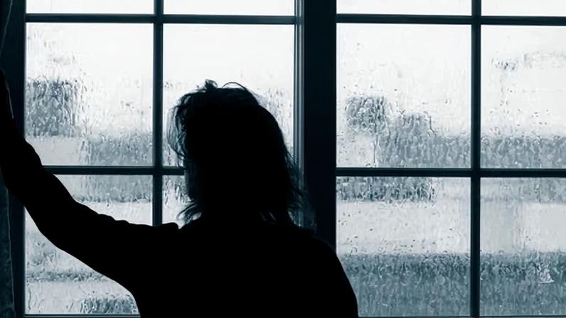 Adultos subestimam risco de abuso de mulheres por ex-parceiros, Reino Unido