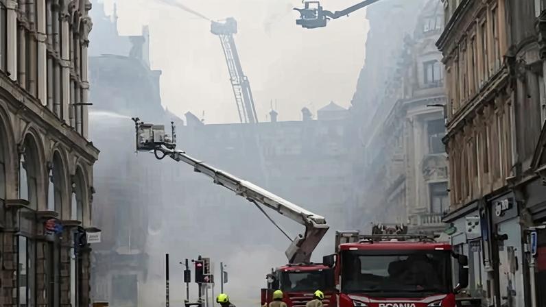 Especialistas em incêndios alertam para risco crescente das baterias de íon de lítio