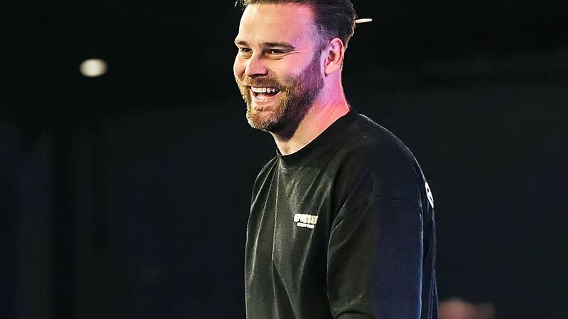 Pastor Josh Green, cofundador da Gen Zeal, no Reino Unido. (Foto: Instagram/JoshGreen1.0)