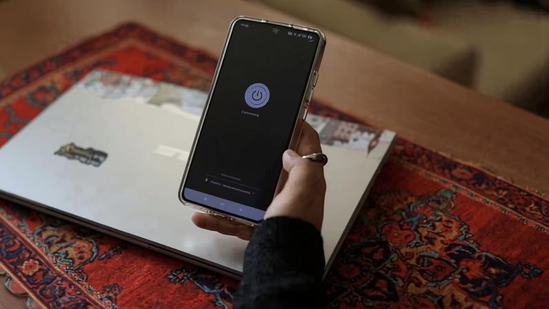 A woman in Tehran shows her smartphone during a nationwide internet shutdown instigated by the Iranian government in response to protests in January.