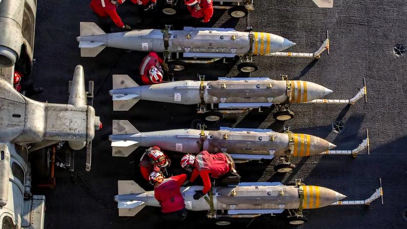 Conflito com Irã rende US$ 28 bilhões a bilionários da defesa