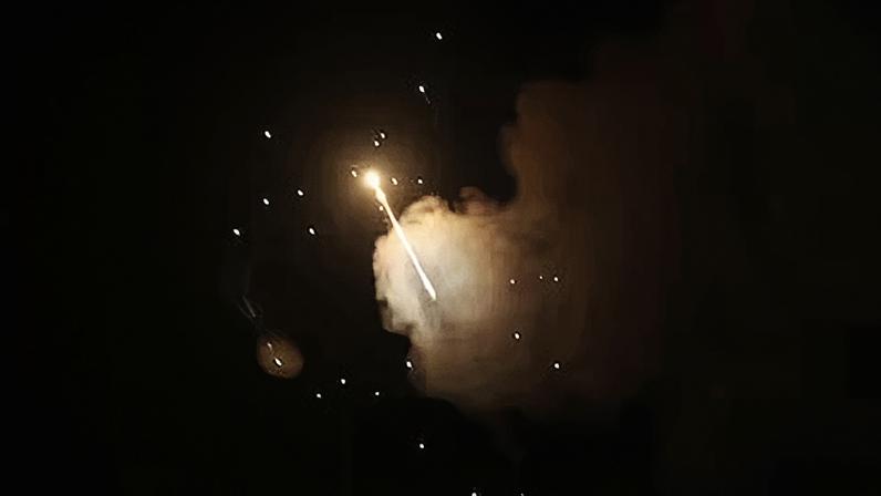 EUA e Israel atacam Irã; Irã ataca EUA no Golfo Pérsico