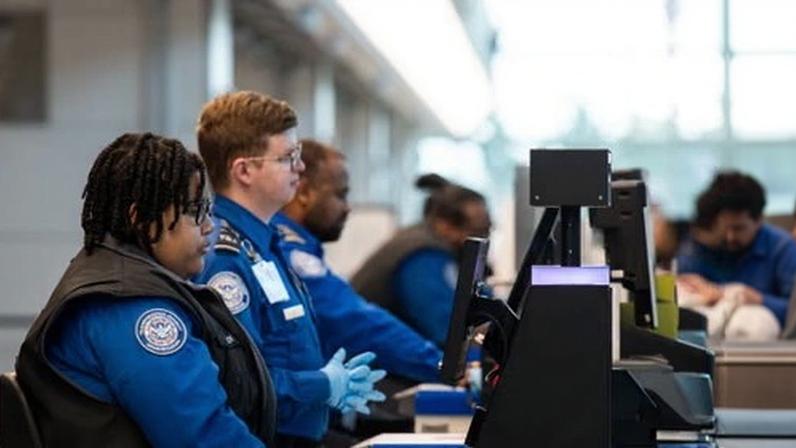 Aeroportos dos EUA pedem doações para funcionários da TSA durante shutdown parcial