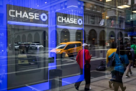 Assaltante de Nova York foge após roubar US$ 605 de seis bancos
