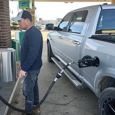 Motoristas de Detroit enfrentam alta nos preços do combustível