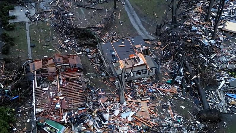 Tornados atingem Illinois, Indiana e Texas durante tempestades nos EUA