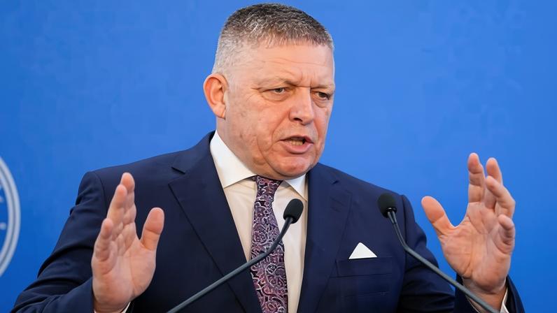 Cinco governos da UE desmantelam sistematicamente o estado de direito