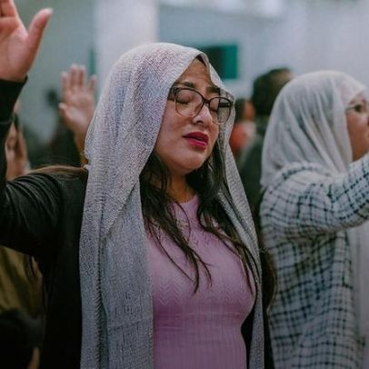 Igrejas domésticas no Irã relatam crescimento do evangelho em meio aos conflitos
