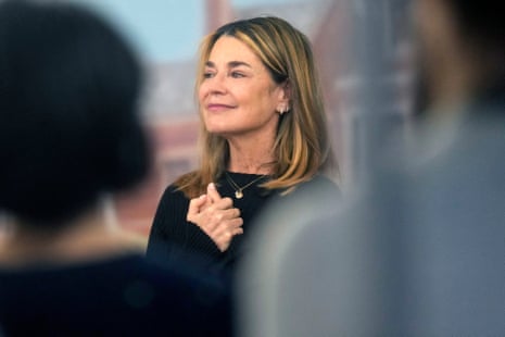 Savannah Guthrie diz que família está em agonia após o sumiço da mãe