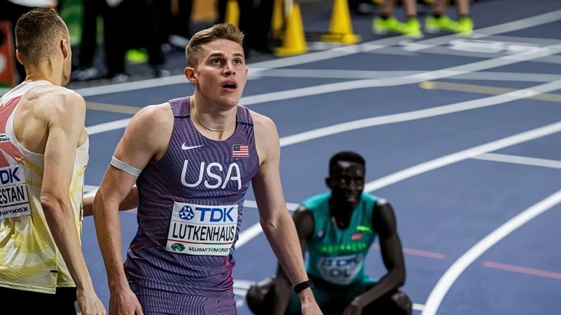 Aluno dos EUA vence 800 m e torna-se o mais jovem campeão mundial indoor