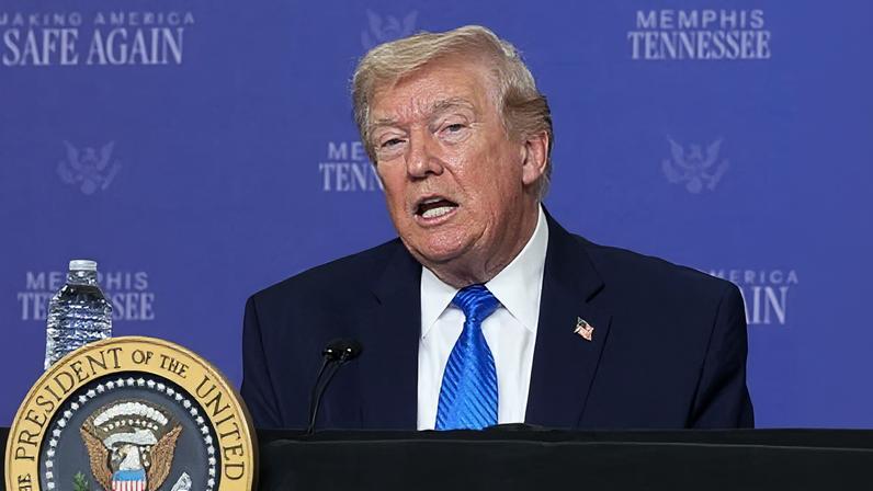 Trump chama voto por correspondência de fraude dias após votar por correspondência