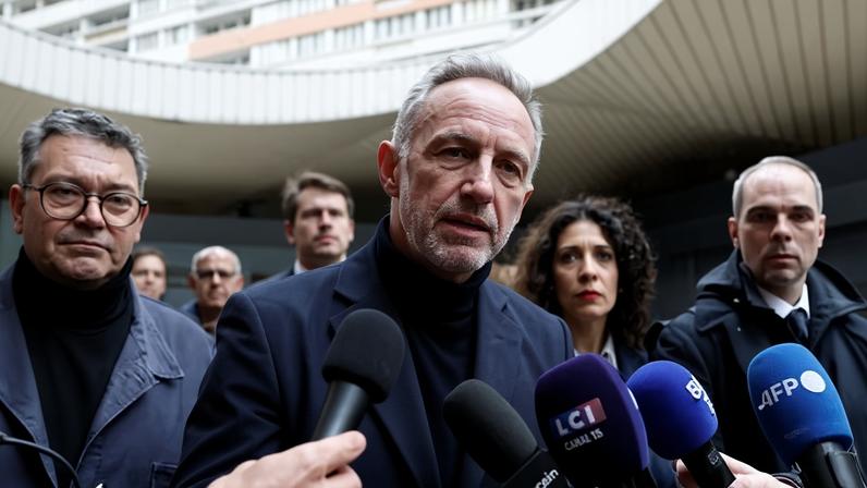 Partidos franceses buscam alianças antes do segundo turno das eleições locais