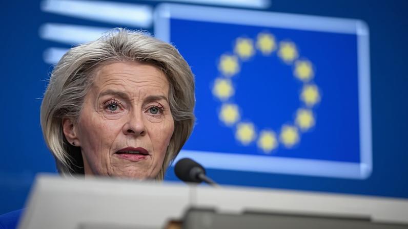 Von der Leyen promete pagar empréstimo a Kyiv mesmo veto húngaro