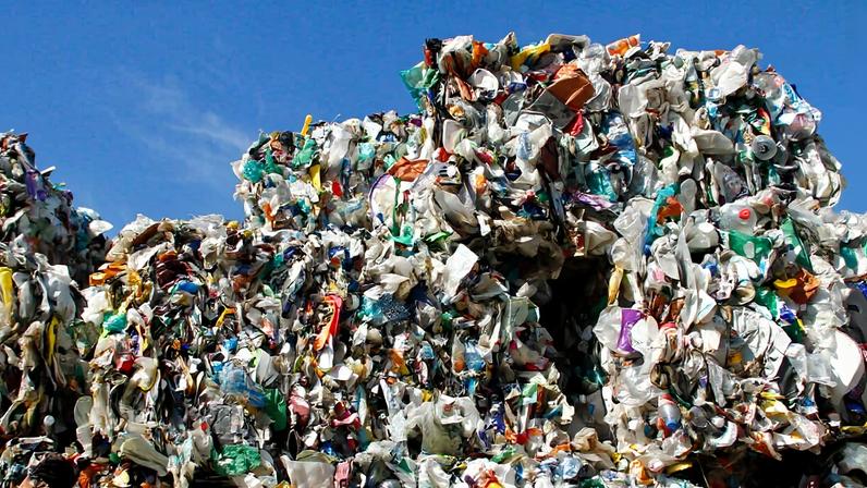 Plastic waste in the Seyhan River