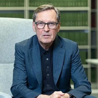 Prefeitos ganham poderes para enfrentar desemprego juvenil, diz Milburn