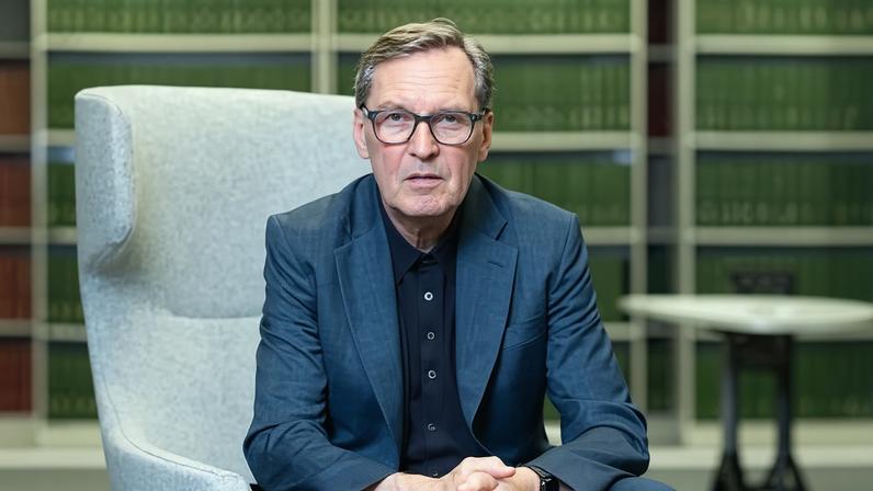 Prefeitos ganham poderes para enfrentar desemprego juvenil, diz Milburn