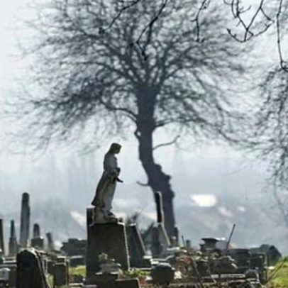 Sepulturas em Inglaterra e Gales podem ser reutilizadas após 100 anos