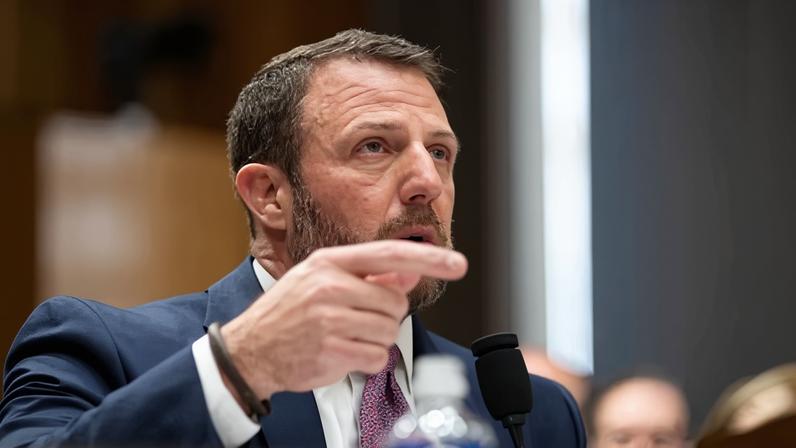 Senado avança indicação de Mullin para liderar o DHS