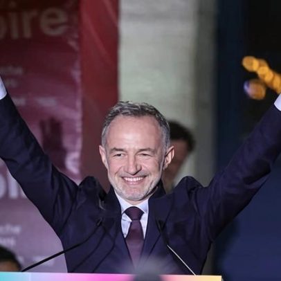 Emmanuel Grégoire, socialista, avança para vencer a prefeitura de Paris
