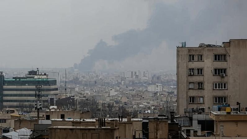 Irãs oposicionistas ao regime criticam Trump