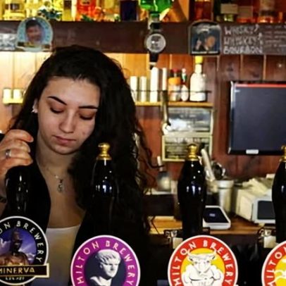 Dois terços de negócios de hospitalidade vão cortar empregos; 1 em 7 fechará