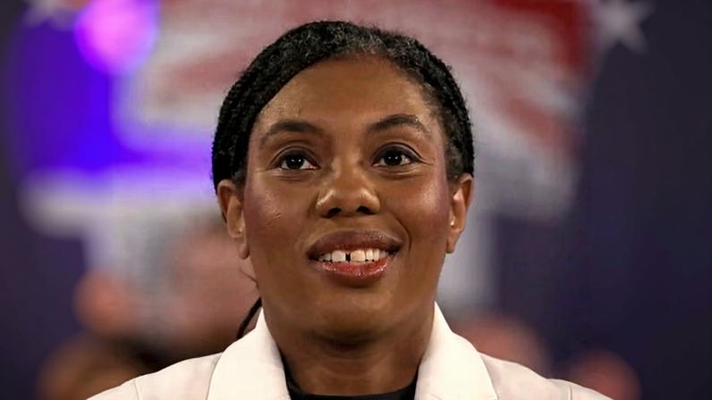 Badenoch apoia Nick Timothy após comentário sobre orações públicas islâmicas