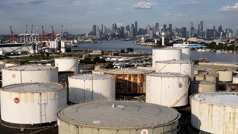 Austrália reduz padrões de diesel para ampliar fornecimento, postos vazios