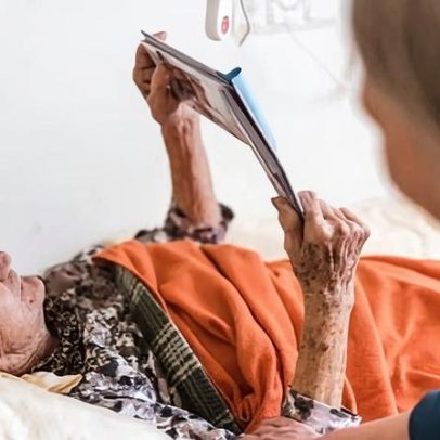 Cuidar de pais idosos que não cuidaram de você: traumas e gatilhos