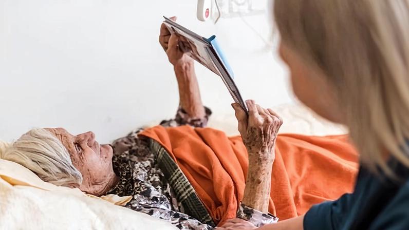 Cuidar de pais idosos que não cuidaram de você: traumas e gatilhos