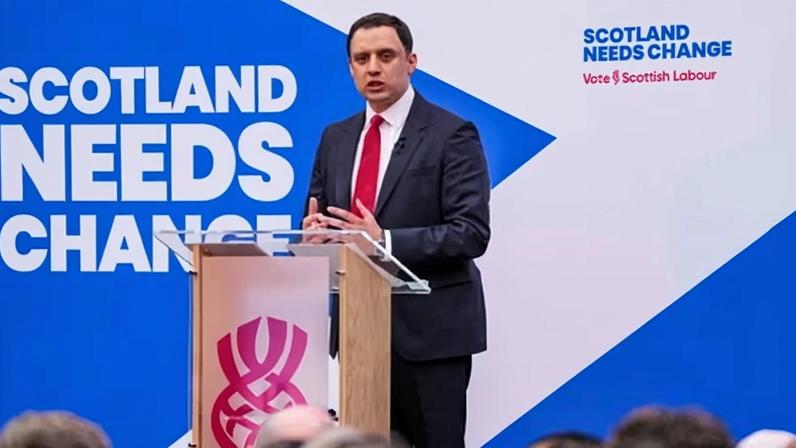 Partidos lançam campanhas em Holyrood em meio à indecisão dos eleitores