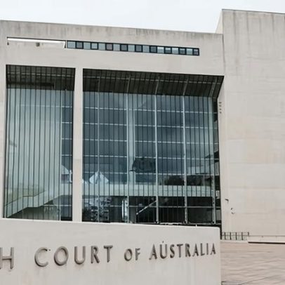 Corte australiano encerra toque de recolher e tira tornozeleiras de 43 ex-detidos