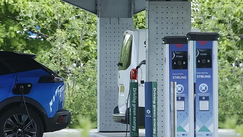 Veículos elétricos podem apoiar reservas de combustível no Reino Unido