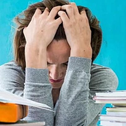 Professores do Reino Unido relatam aumento de pais problemáticos e ameaças