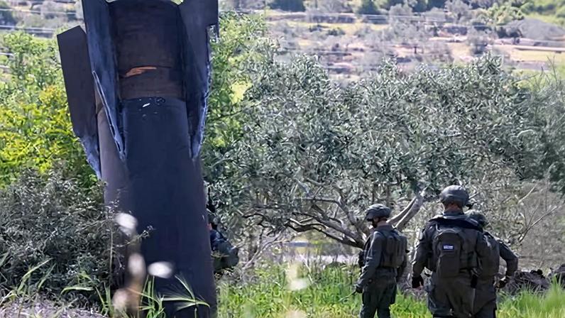 Violência no Oriente Médio persiste após Trump falar de negociações com Irã