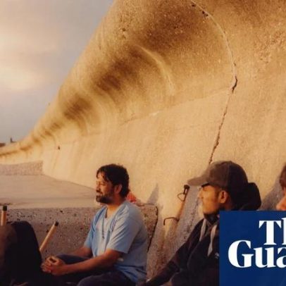 Amizades, pesca e mutirões: a bondade invisível na barca Bibby Stockholm