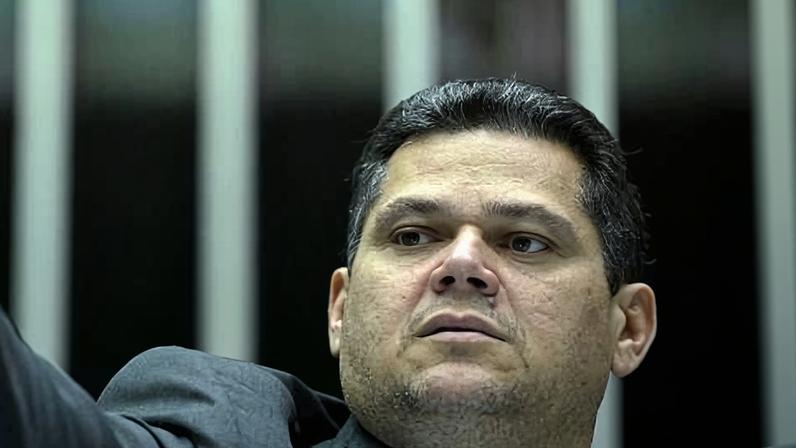 O presidente do Senado, Davi Alcolumbre (União-AP)
