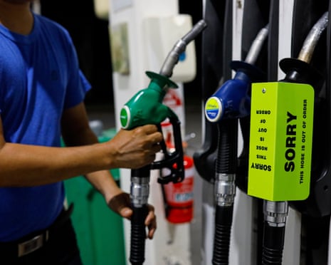 Austrália libera quase 20% da reserva de combustível, Bowen afirma país não está perto de faltar