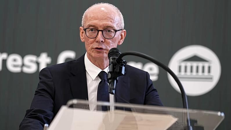 Ministro afirma que deputados não têm motivo para opor reformas de bem-estar