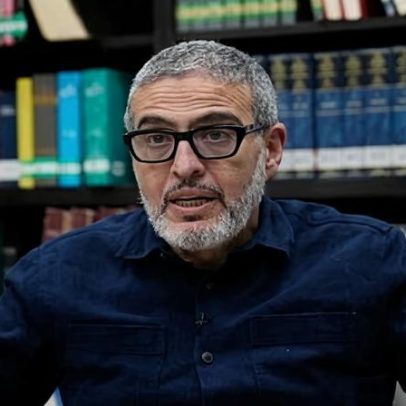 Cirurgião britânico absolvido de antisemitismo critica plano do GMC