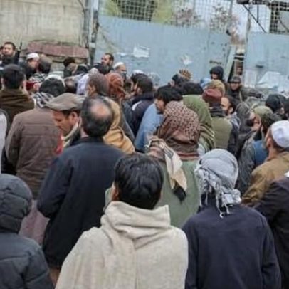 Afegãos buscam entes queridos em Kabul após ataque aéreo paquistanês