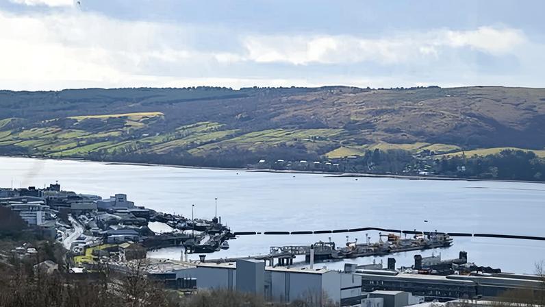 Duas pessoas presas ao tentar entrar em base britânica de submarinos nucleares