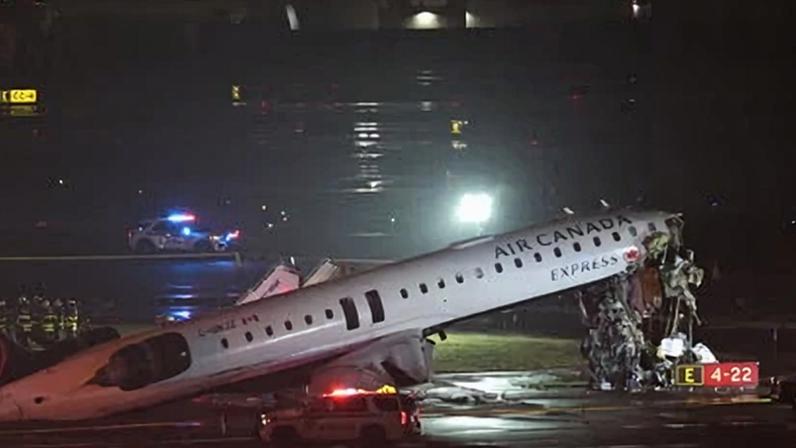 Avião da Air Canada colide com veículo em LaGuardia; voos são interrompidos