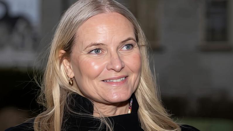 Princesa herdeira da Noruega diz ter sido enganada por Jeffrey Epstein