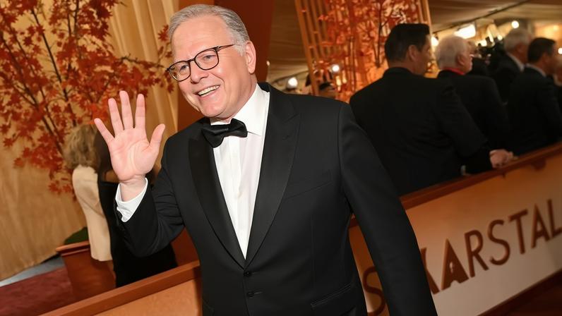 CEO da Warner Bros. deve receber US$ 700 milhões por acordo com a Paramount