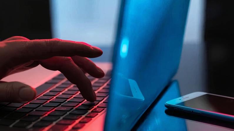 Empresas britânicas no Oriente Médio sob ameaça de hackers iranianos