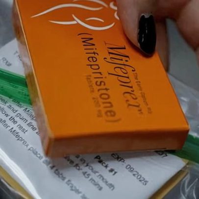 Geórgia: fiança de US$1 para mulher acusada de assassinato por pílulas abortivas