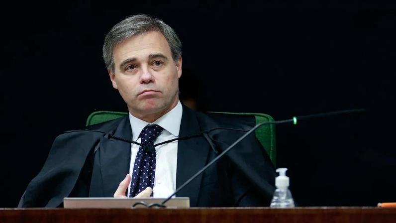 Mendonça atende à PF e prorroga inquérito do Banco Master em 60 dias