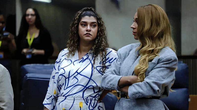 Vereadora Amanda Paschoal (PSOL-SP) ao lado da deputada federal Erika Hilton (PSOL-SP). Foto: Richard Lourenço / Rede Câmara