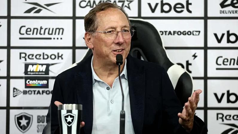 Textor perde poderes na Eagle após troca na gestão, mas segue no Botafogo