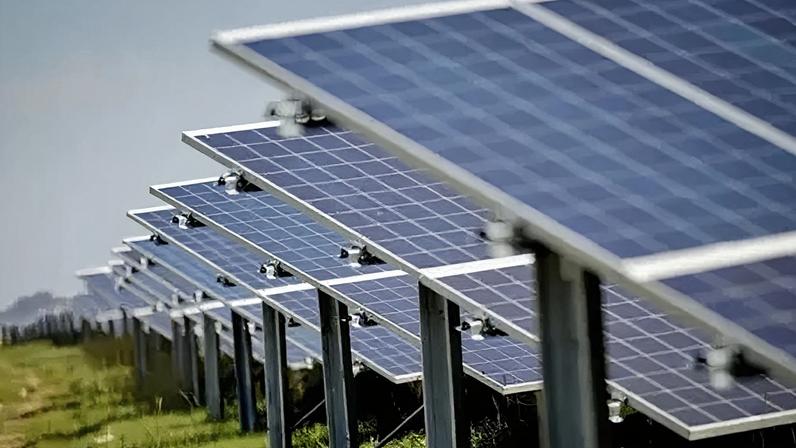 Governo decide sobre grande usina solar